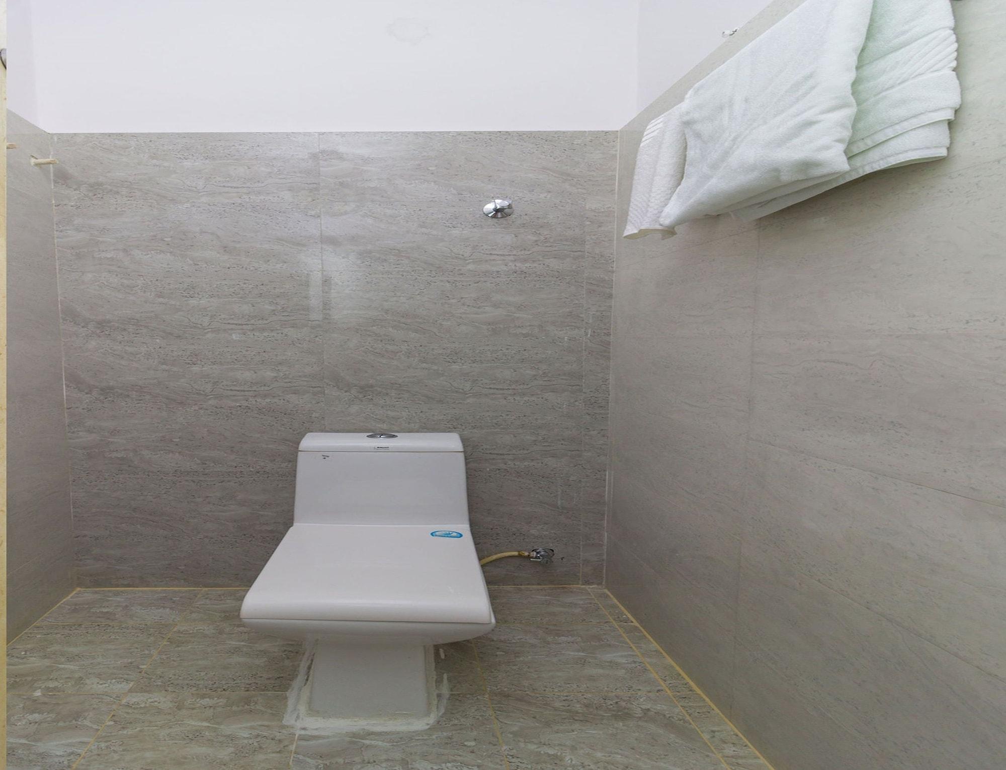 Hotel O Srujana Stay Inn ไฮเดอราบัด ภายนอก รูปภาพ